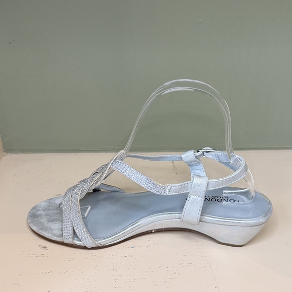 Silver sandals for special occasion - Picture 2 of 6